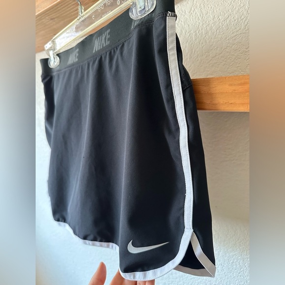 Nike Women's Dri-Fit Fringe Flip Golf Skorts-Black Small - Picture 6 of 8